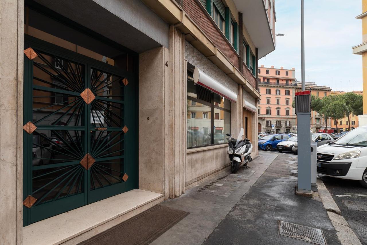 Piazza Re Di Roma Comfy Apartment Exteriör bild