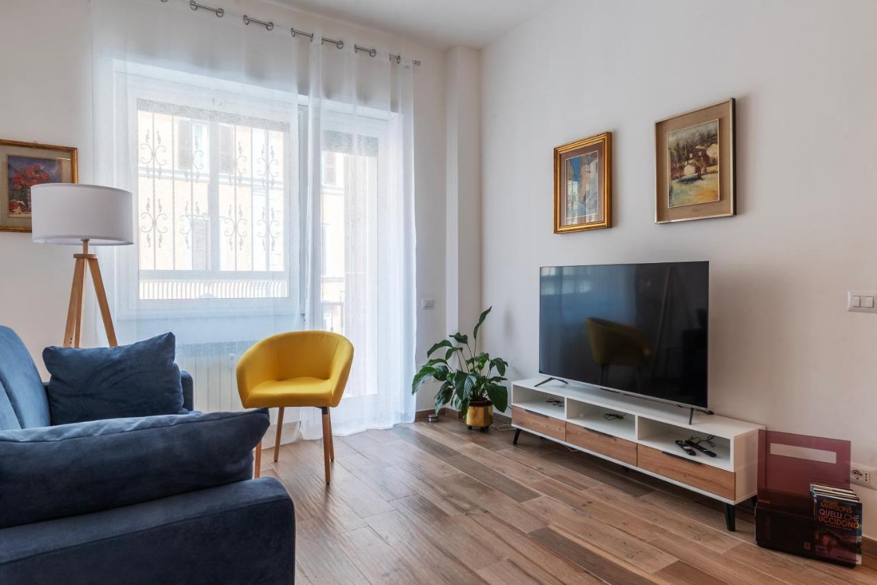 Piazza Re Di Roma Comfy Apartment Exteriör bild